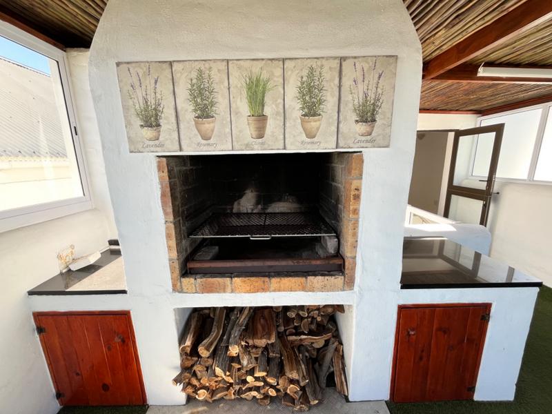 4 Bedroom Property for Sale in Dwarskersbos Western Cape